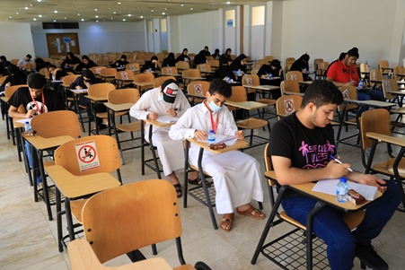 أكثر من 28 ألفاً من طلبة جامعة البحرين ينهون امتحاناتهم النهائية المدمجة بيسر تام