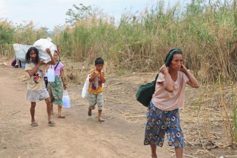 سكان يتهمون الجيش بإحراق مئات المنازل في شمال ميانمار