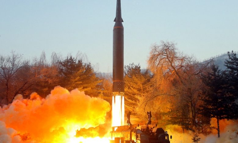 بعد مناورات بين سول وواشنطن.. كوريا الشمالية تطلق وابلا من الصواريخ الباليستية