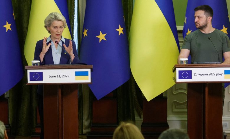 المفوضية الأوروبية تعد برد وشيك على طلب عضوية أوكرانيا وكييف تنفي محاصرة قواتها داخل سيفيرودونيتسك