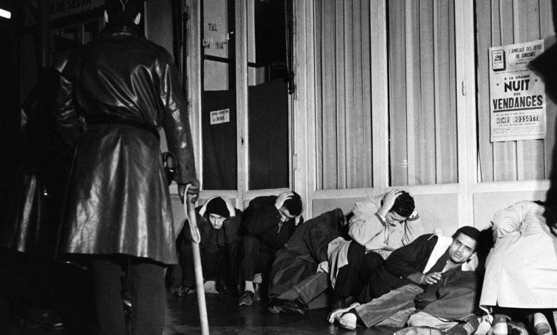 ميديابارت: قتل فيها الجزائريون وألقوا بالنهر.. مذبحة 17 أكتوبر 1961 التي عرف الجنرال ديغول تفاصيلها ومرت بدون عقاب