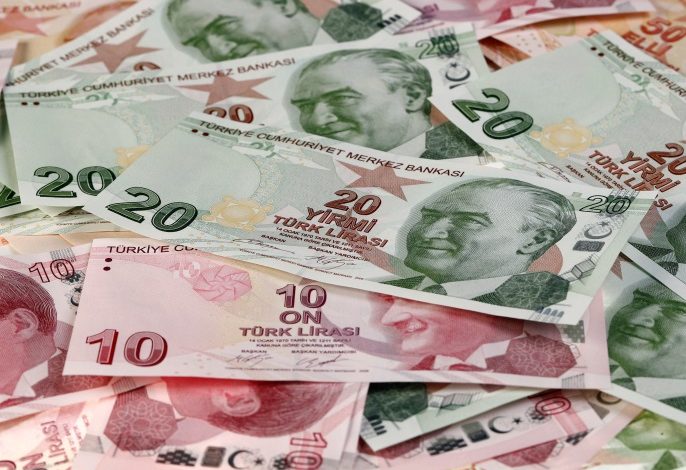 الليرة التركية تصعد مقابل الدولار بعد فرض قيود على الإقراض