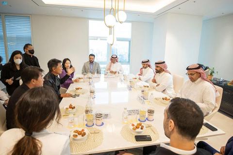 وزير الثقافة السعودي يبحث أوجه التعاون مع «إس إم» الكورية