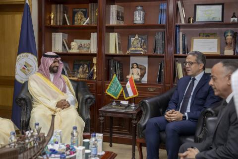 وزير الثقافة السعودي يبحث تعزيز التعاون مع مصر