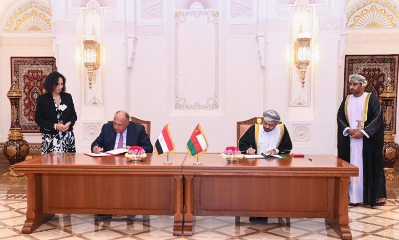 سلطنة عمان ومصر توقعان حزمة من الاتفاقيات ومذكرات التفاهم والبرامج التنفيذية