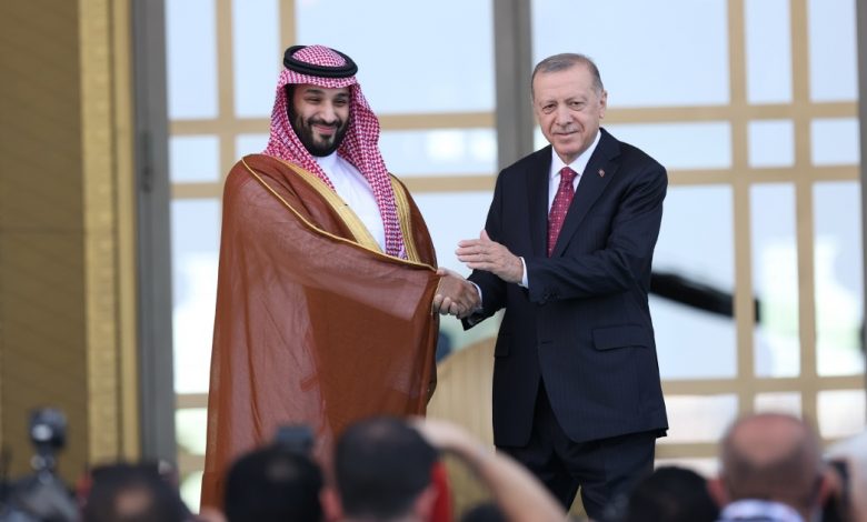 عقدا اجتماعا استمر ساعتين.. أردوغان يستقبل ولي العهد السعودي في أنقرة