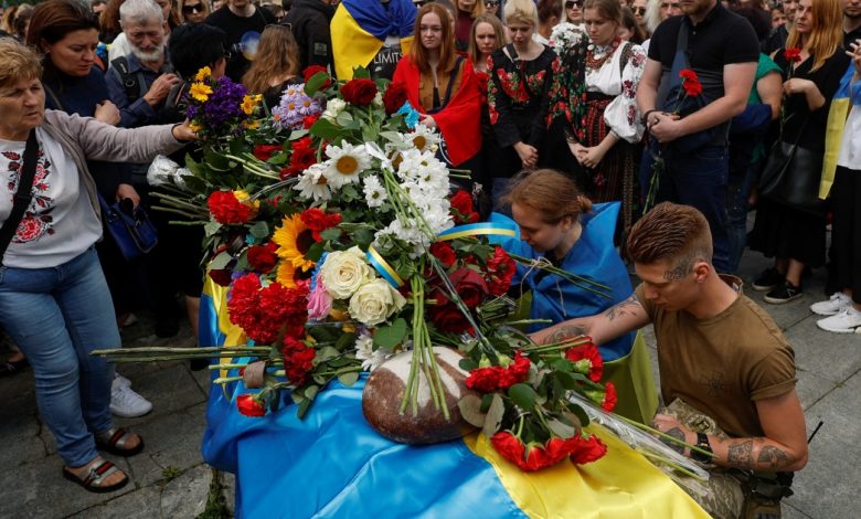 الغارديان: مخاوف في أوكرانيا من مقتل "الجيل الذهبي" على الجبهات