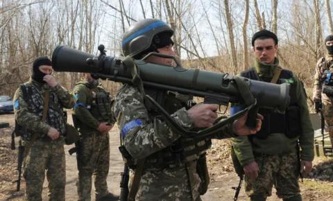 تقرير: تأخر الغرب في تسليم الأسلحة لأوكرانيا يمنح بوتين تفوقاً في دونباس