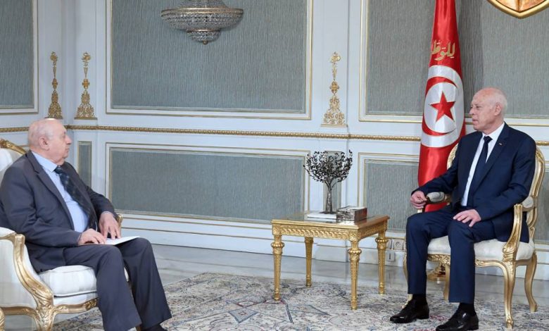 انطلاق أولى جلساتها.. ما مصداقية اللجان الاستشارية في صياغة دستور جديد لتونس؟