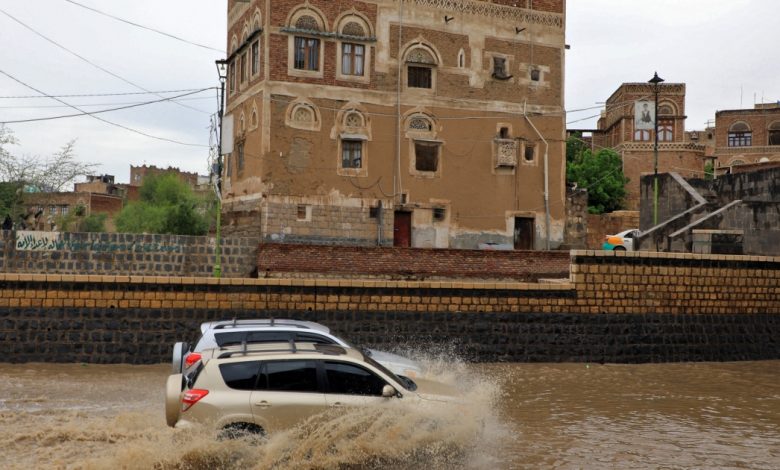 ضربت إيران واليمن ودولا خليجية.. أمطار غزيرة تتسبب في سيول وفيضانات وسقوط ضحايا