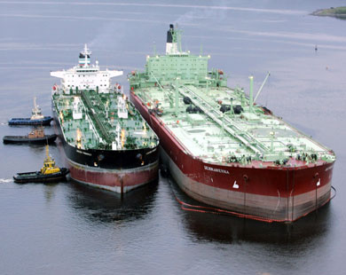 إندبندنت: سفن بريطانية تساعد روسيا بوتين في تجنب عقوبات النفط