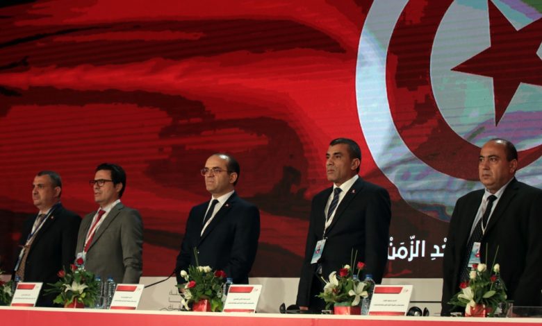 جدل واسع بتونس بعد اكتشاف تضارب في أرقام هيئة الانتخابات حول نسب المشاركة بالاستفتاء