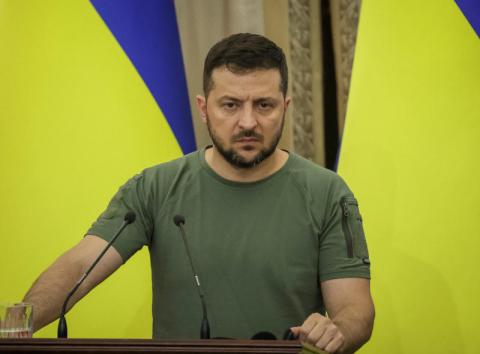 زيلينسكي يحذّر روسيا من مغبة محاكمة جنود أوكرانيين أسرى