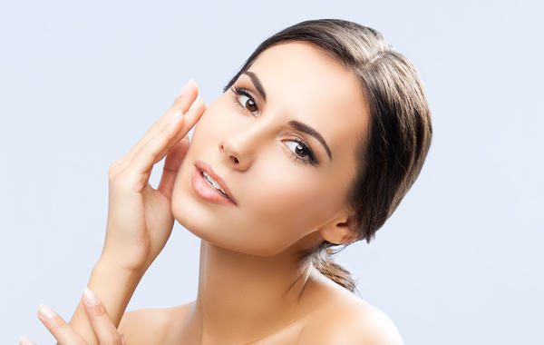  6 نصائح من الخبراء للحفاظ على بشرتك رطبة