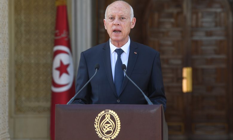 كاتب أميركي: أنقذوا الديمقراطية في تونس
