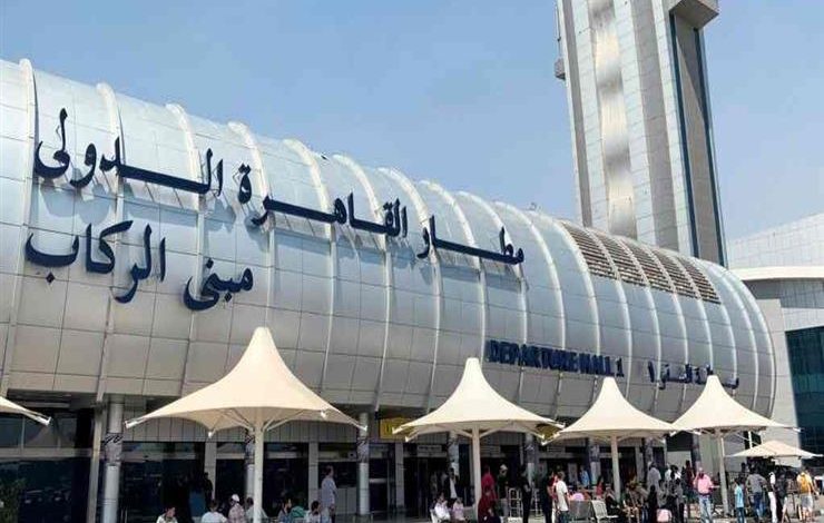 تطوير سيور الحقائب بمطار القاهرة.. رئيس "القابضة للمطارات": تنفيذ 45% من المرحلة الثانية
