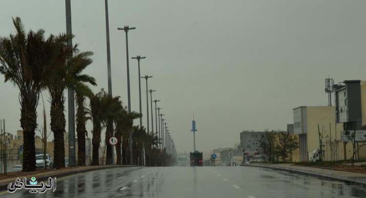 "الأرصاد": استمرار فرص هطول الأمطار الرعدية على بعض مناطق المملكة