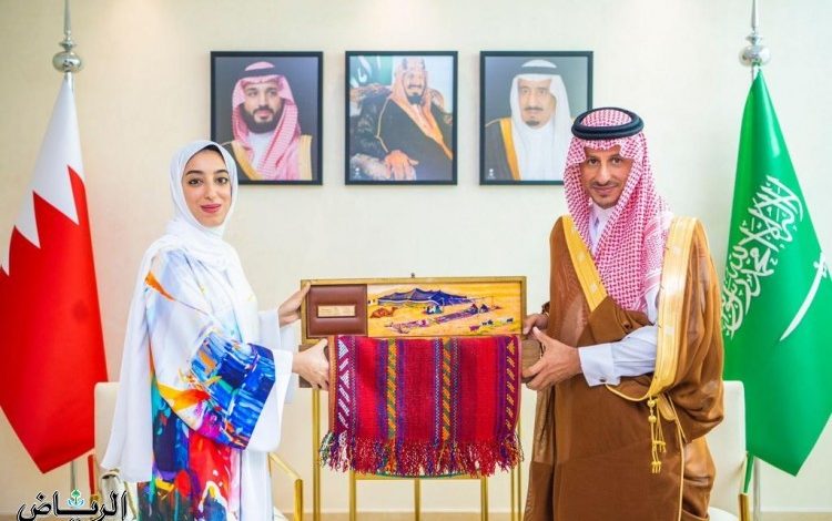 الخطيب يبحث مع وزيرة السياحة البحرينية التعاون في المجال السياحي