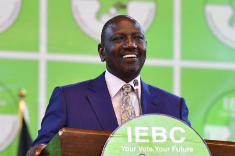 روتو يفوز برئاسة كينيا مطيحاً بآمال أودينغا