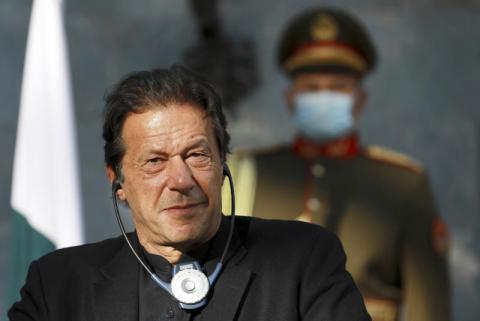 الشرطة الباكستانية توجه اتهامات بالإرهاب لعمران خان