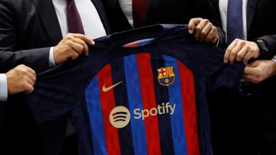 برشلونة يبيع حصصا جديدة لشراء اللاعبين.. كيف تعاقد مع هؤلاء النجوم رغم أزمة الديون؟