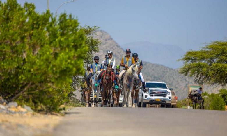 انطلاق مهرجان الجبل الأخضر السياحي.. و18 فارسًا من عُمان و3 دول يشاركون في المغامرات الجبلية
