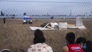 صورة قتلى في تصادم بين طائرتين صغيرتين في مطار بكاليفورنيا