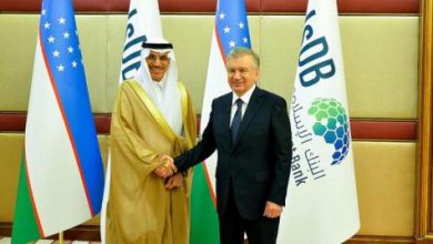صورة الرئيس الأوزبكي يلتقي أمين «التعاون الإسلامي» ورئيس البنك الإسلامي للتنمية