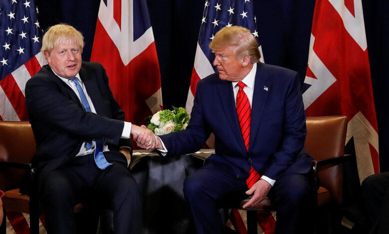 بعد رحيل جونسون وترامب.. كيف تبخّر وهم أكبر اتفاق تجاري في التاريخ بين أميركا وبريطانيا؟
