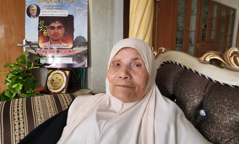عام على "نفق الحرية".. ما الهدية التي حملتها شيرين أبو عاقلة من محمود العارضة إلى أمه؟