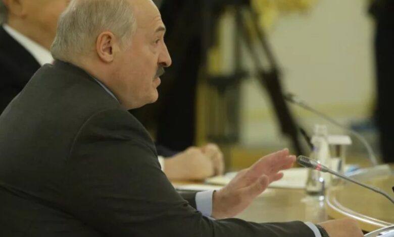 نيوزويك: لوكاشينكو.. حليف بوتين الوثيق لن يشرك قواته في التعبئة العسكرية الروسية