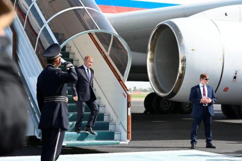 بوتين في أوزبكستان لحضور قمة شنغهاي ولقاء نظيره الصيني
