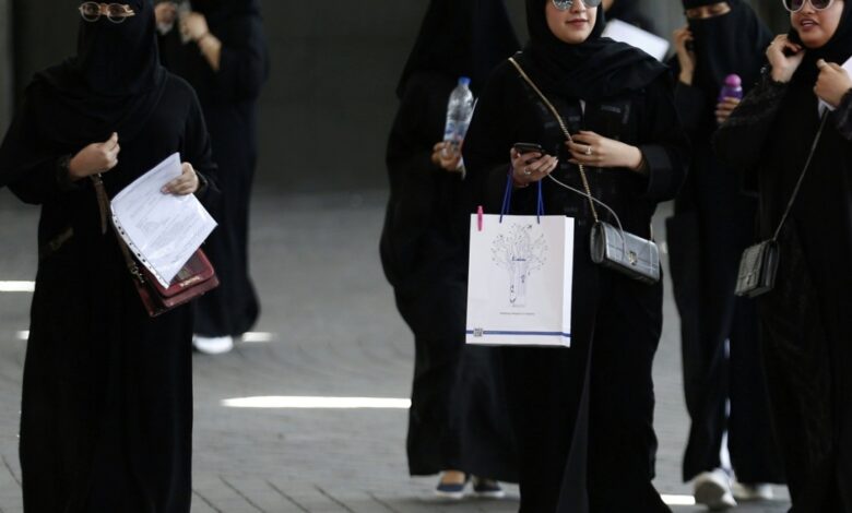 تقود 45% من المنشآت الصغيرة والمتوسطة بالمملكة.. المرأة السعودية تعزز وجودها في سوق العمل