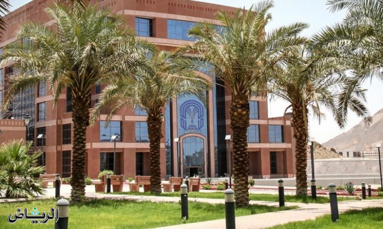 جامعة طيبة تعلن قبول 13,752 طالبا وطالبة