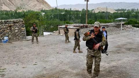 بعد تصعيد حدودي أوقع عشرات الجرحى... هدنة بين قرغيزستان وطاجيكستان
