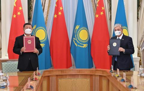 دعماً لتحالفات بكين في مواجهة واشنطن... الرئيس الصيني في كازاخستان