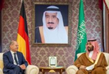 ولي العهد السعودي يستقبل المستشار الألماني شولتس في جدة