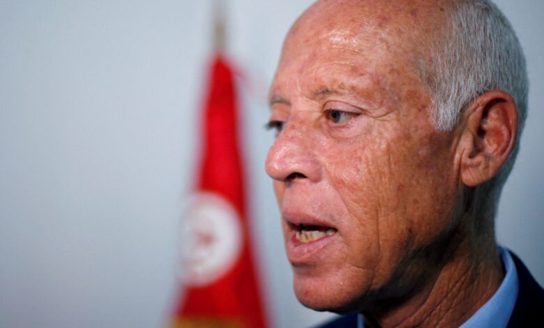 انتقد "استبداد" الرئيس سعيد.. سفير أميركي: لا تقطعوا المساعدات عن تونس بل وظفوها لتحقيق الديمقراطية
