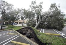 إيان «الخطير» يتسبب بفيضانات «كارثية» في فلوريدا