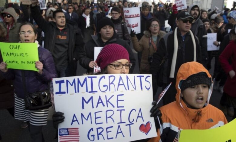 واشنطن بوست: أميركا بحاجة للمهاجرين