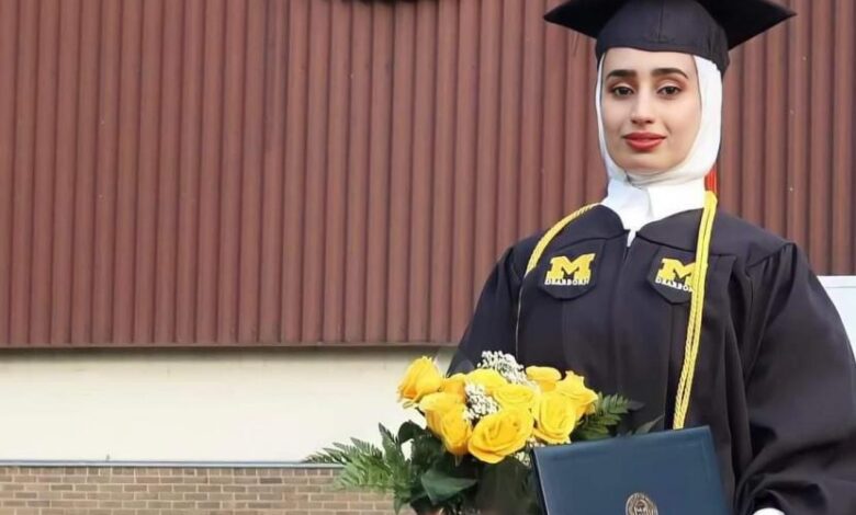 طالبة عمانية تحصل على البكالوريوس من جامعة أمريكية