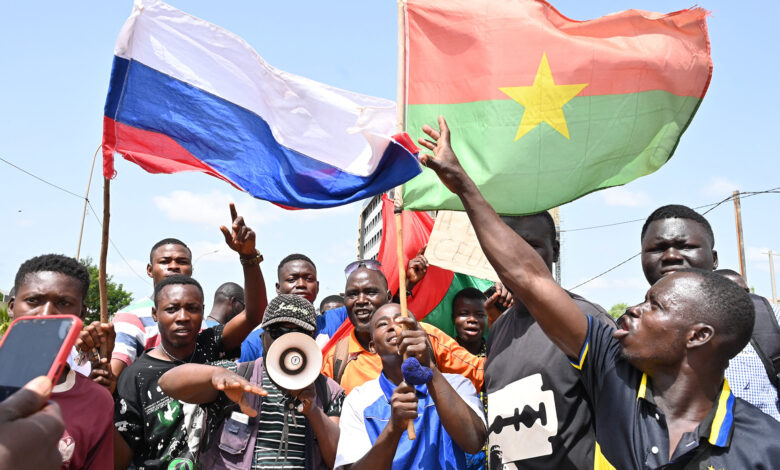 تايمز: النيجر هي الدولة التالية التي تخسرها فرنسا لصالح روسيا بغرب أفريقيا