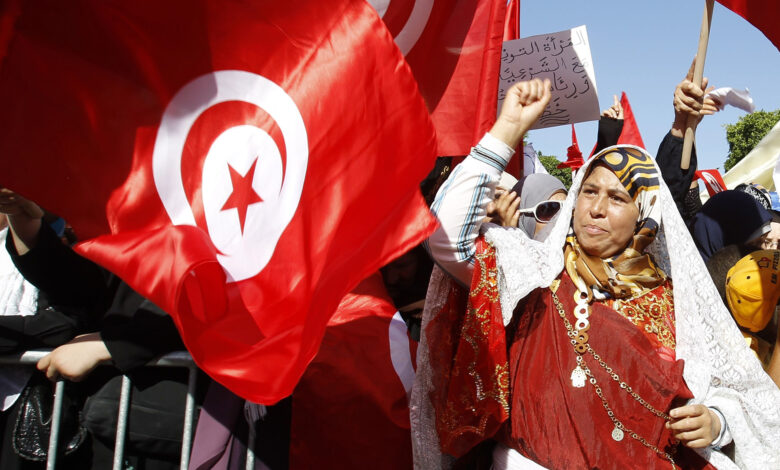 ضعف تمثيل المرأة سياسيا في تونس.. خلل قانوني أم رفض مجتمعي؟