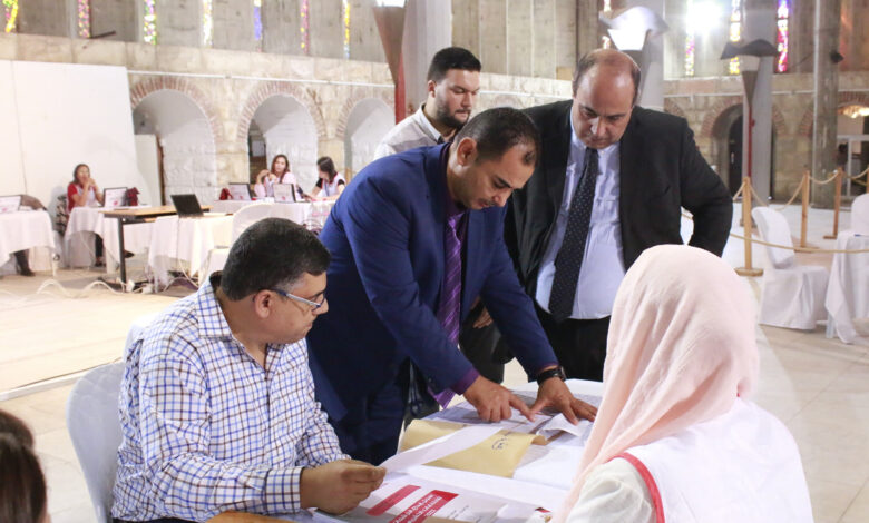 1430 مترشحا منهم 215 امرأة.. ما مبررات المشاركين والمقاطعين في الانتخابات التشريعية في تونس؟