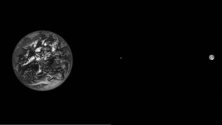 ​جمعية فلكية تنشر صورة للأرض والقمر عمرها 4 مليارات سنة​