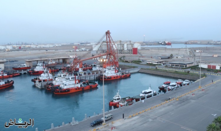 السيطرة على الانسكاب الزيتي بميناء الملك فهد الصناعي