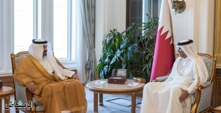 وزير الاتصالات وتقنية المعلومات يلتقي برئيس مجلس وزراء قطر
