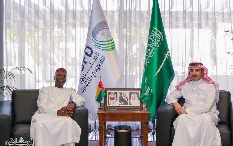 رئيس الصندوق السعودي للتنمية يستقبل سفير غينيا بيساو