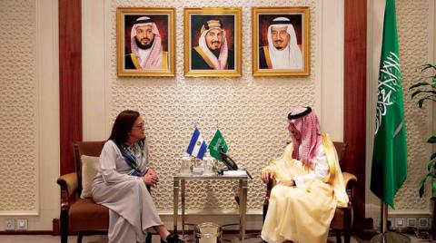 وزير الخارجية السعودي يلتقي نظيريه السلفادوري والمالطي