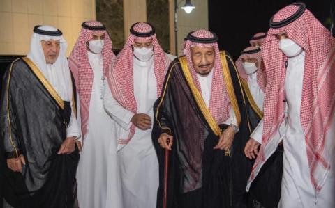 الملك سلمان يغادر جدة متوجهاً إلى الرياض